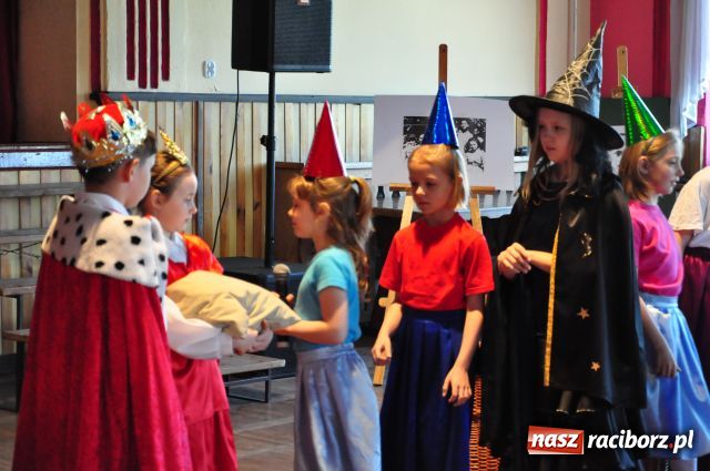 Zdjęcie w galerii na portalu naszraciborz.pl: Święto Szkoły w Borucinie wiadomości z regionu