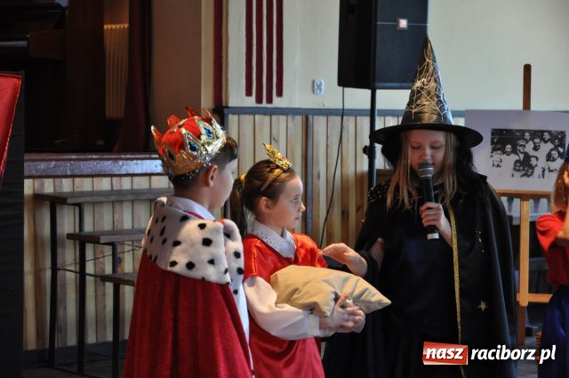 Zdjęcie w galerii na portalu naszraciborz.pl: Święto Szkoły w Borucinie wiadomości z regionu