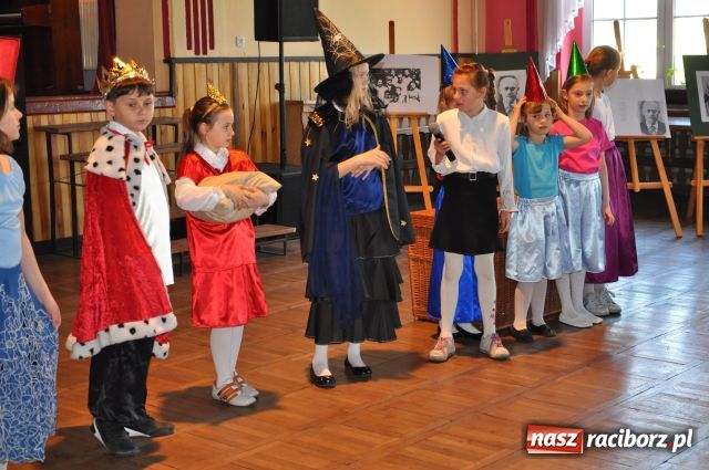 Zdjęcie w galerii na portalu naszraciborz.pl: Święto Szkoły w Borucinie wiadomości z regionu