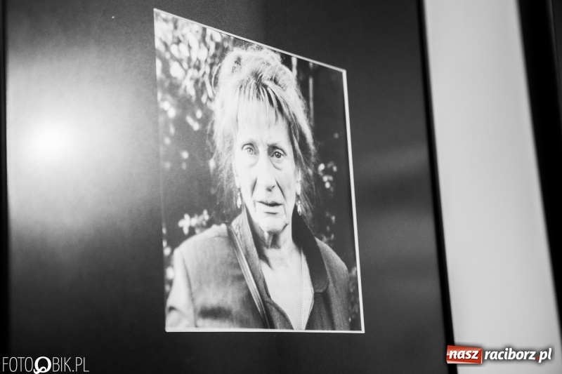 Zdjęcie w galerii na portalu naszraciborz.pl: Uczennice Liceum Plastycznego pokazały swoje prace w Galerii OBOK wiadomości z regionu