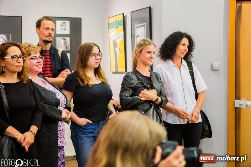 Zdjęcie w galerii na portalu naszraciborz.pl: Uczennice Liceum Plastycznego pokazały swoje prace w Galerii OBOK wiadomości z regionu