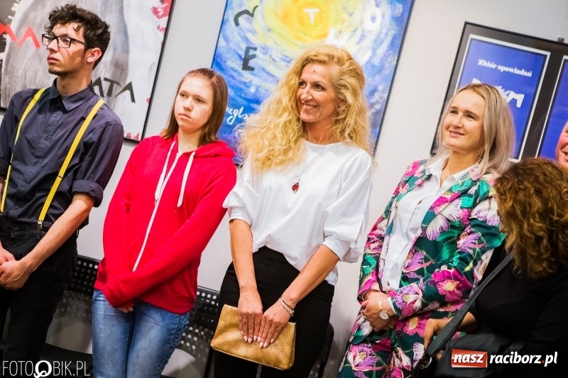 Zdjęcie w galerii na portalu naszraciborz.pl: Uczennice Liceum Plastycznego pokazały swoje prace w Galerii OBOK wiadomości z regionu