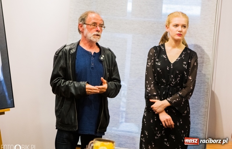 Zdjęcie w galerii na portalu naszraciborz.pl: Uczennice Liceum Plastycznego pokazały swoje prace w Galerii OBOK wiadomości z regionu