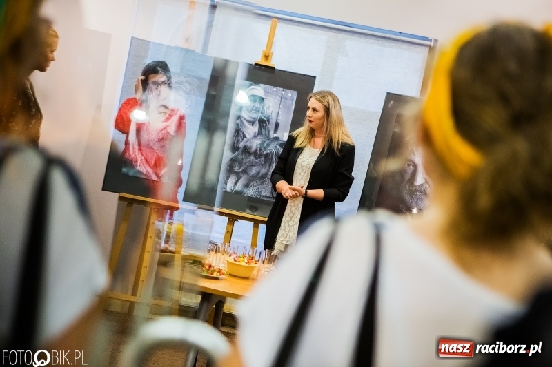 Zdjęcie w galerii na portalu naszraciborz.pl: Uczennice Liceum Plastycznego pokazały swoje prace w Galerii OBOK wiadomości z regionu