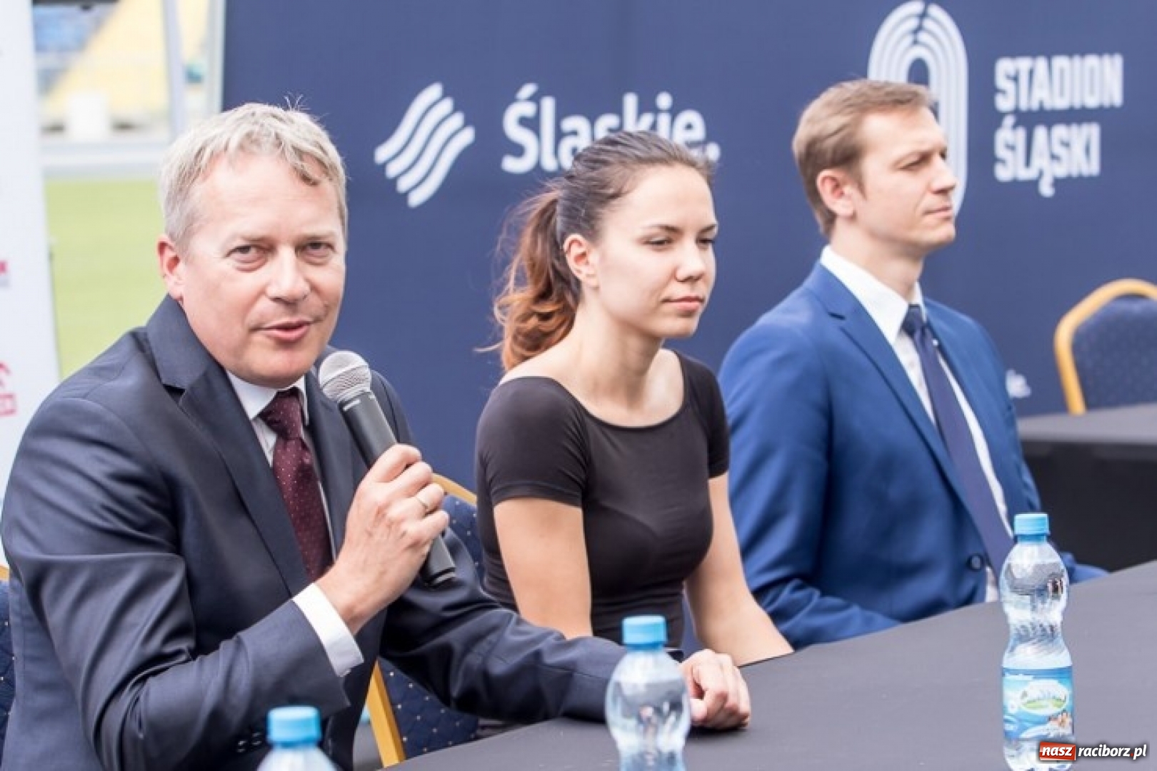 Zdjęcie w galerii na portalu naszraciborz.pl: Justyna Święty-Ersetic wspiera promocję Stadionu Śląskiego wiadomości z regionu