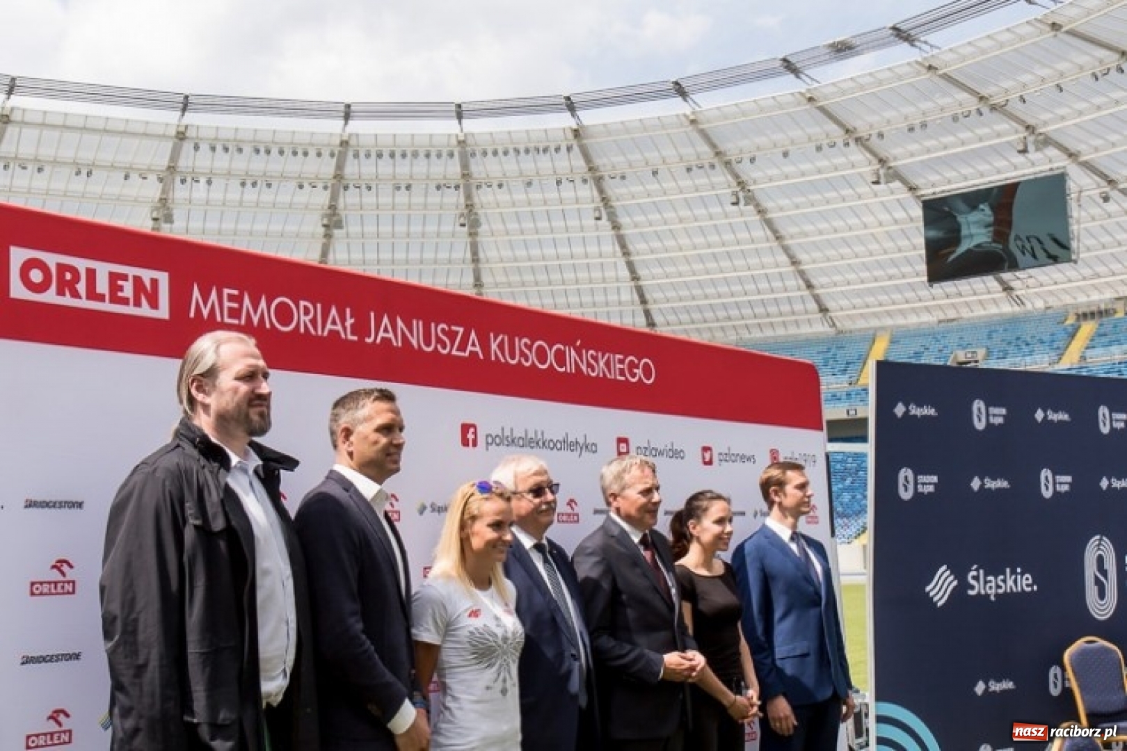 Zdjęcie w galerii na portalu naszraciborz.pl: Justyna Święty-Ersetic wspiera promocję Stadionu Śląskiego wiadomości z regionu