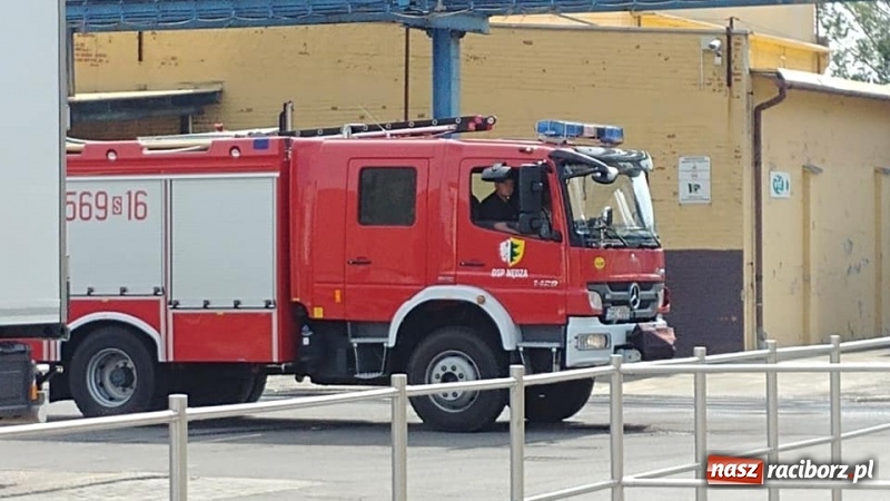 Zdjęcie w galerii na portalu naszraciborz.pl: Pożar w Henklu. Ćwiczenia raciborskiej kompanii odwodowej KSRG  wiadomości z regionu