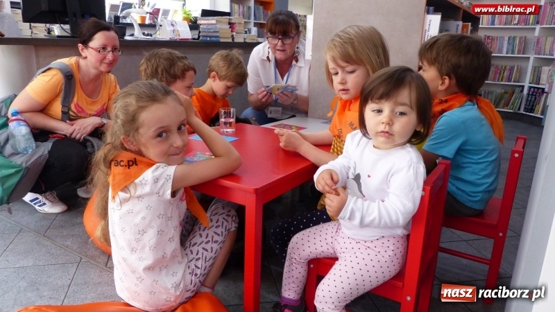 Zdjęcie w galerii na portalu naszraciborz.pl: Pomarańczowo i odjazdowo, czyli sobota na dwóch kółkach z raciborską biblioteką wiadomości z regionu