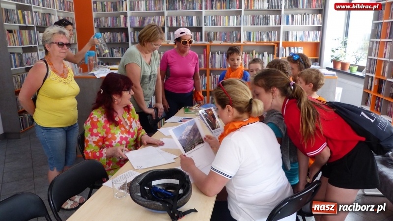Zdjęcie w galerii na portalu naszraciborz.pl: Pomarańczowo i odjazdowo, czyli sobota na dwóch kółkach z raciborską biblioteką wiadomości z regionu