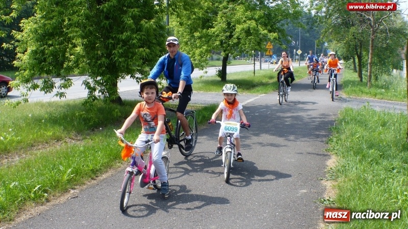 Zdjęcie w galerii na portalu naszraciborz.pl: Pomarańczowo i odjazdowo, czyli sobota na dwóch kółkach z raciborską biblioteką wiadomości z regionu