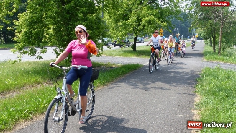 Zdjęcie w galerii na portalu naszraciborz.pl: Pomarańczowo i odjazdowo, czyli sobota na dwóch kółkach z raciborską biblioteką wiadomości z regionu
