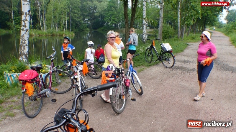Zdjęcie w galerii na portalu naszraciborz.pl: Pomarańczowo i odjazdowo, czyli sobota na dwóch kółkach z raciborską biblioteką wiadomości z regionu