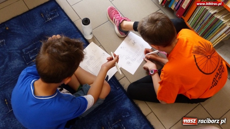 Zdjęcie w galerii na portalu naszraciborz.pl: Pomarańczowo i odjazdowo, czyli sobota na dwóch kółkach z raciborską biblioteką wiadomości z regionu