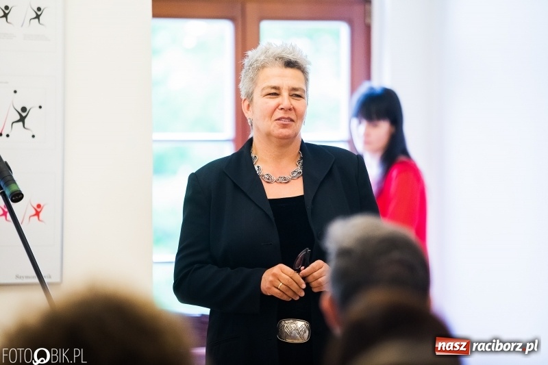 Zdjęcie w galerii na portalu naszraciborz.pl: Absolwenci raciborskiej architektury odebrali na zamku dyplomy wiadomości z regionu