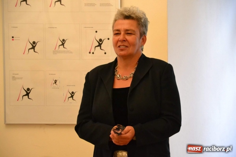 Zdjęcie w galerii na portalu naszraciborz.pl: Absolwenci raciborskiej architektury odebrali na zamku dyplomy wiadomości z regionu