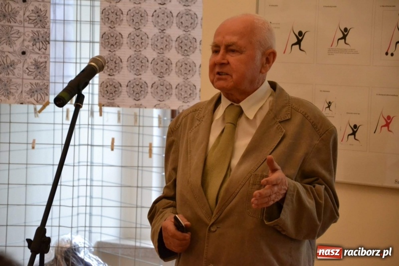 Zdjęcie w galerii na portalu naszraciborz.pl: Absolwenci raciborskiej architektury odebrali na zamku dyplomy wiadomości z regionu