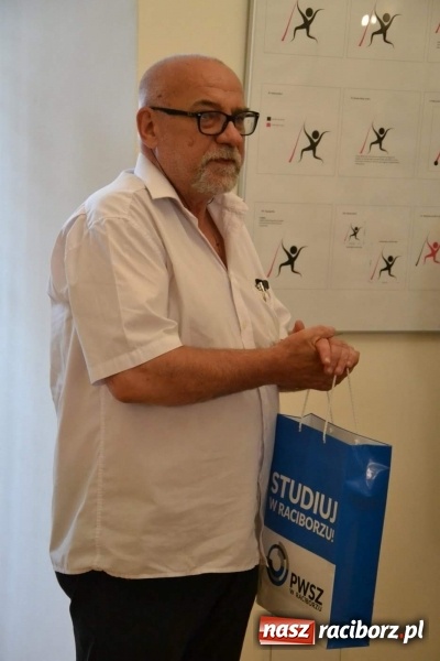 Zdjęcie w galerii na portalu naszraciborz.pl: Absolwenci raciborskiej architektury odebrali na zamku dyplomy wiadomości z regionu