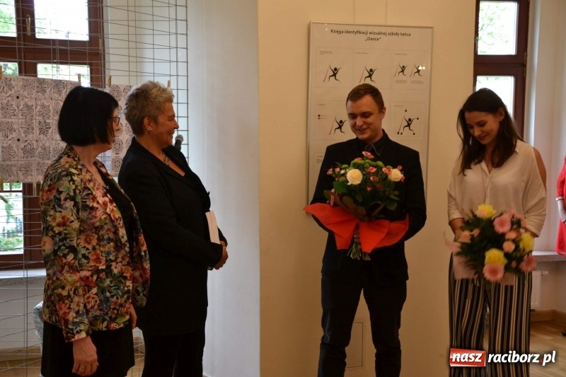 Zdjęcie w galerii na portalu naszraciborz.pl: Absolwenci raciborskiej architektury odebrali na zamku dyplomy wiadomości z regionu