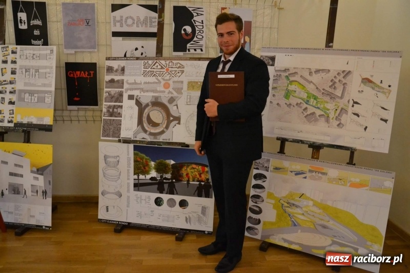 Zdjęcie w galerii na portalu naszraciborz.pl: Absolwenci raciborskiej architektury odebrali na zamku dyplomy wiadomości z regionu