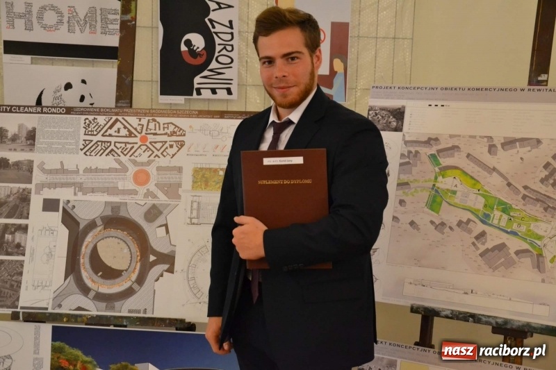 Zdjęcie w galerii na portalu naszraciborz.pl: Absolwenci raciborskiej architektury odebrali na zamku dyplomy wiadomości z regionu