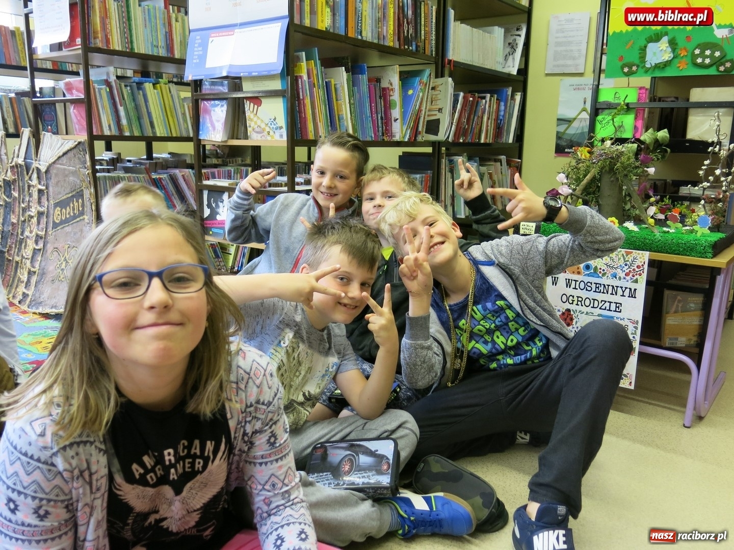 Zdjęcie w galerii na portalu naszraciborz.pl: Cudowna podróż do Książkowego Emporium w raciborskiej bibliotece wiadomości z regionu