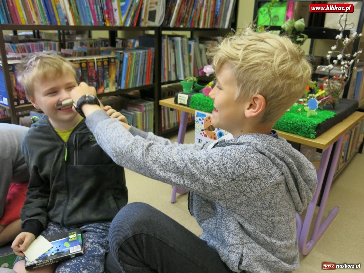 Zdjęcie w galerii na portalu naszraciborz.pl: Cudowna podróż do Książkowego Emporium w raciborskiej bibliotece wiadomości z regionu