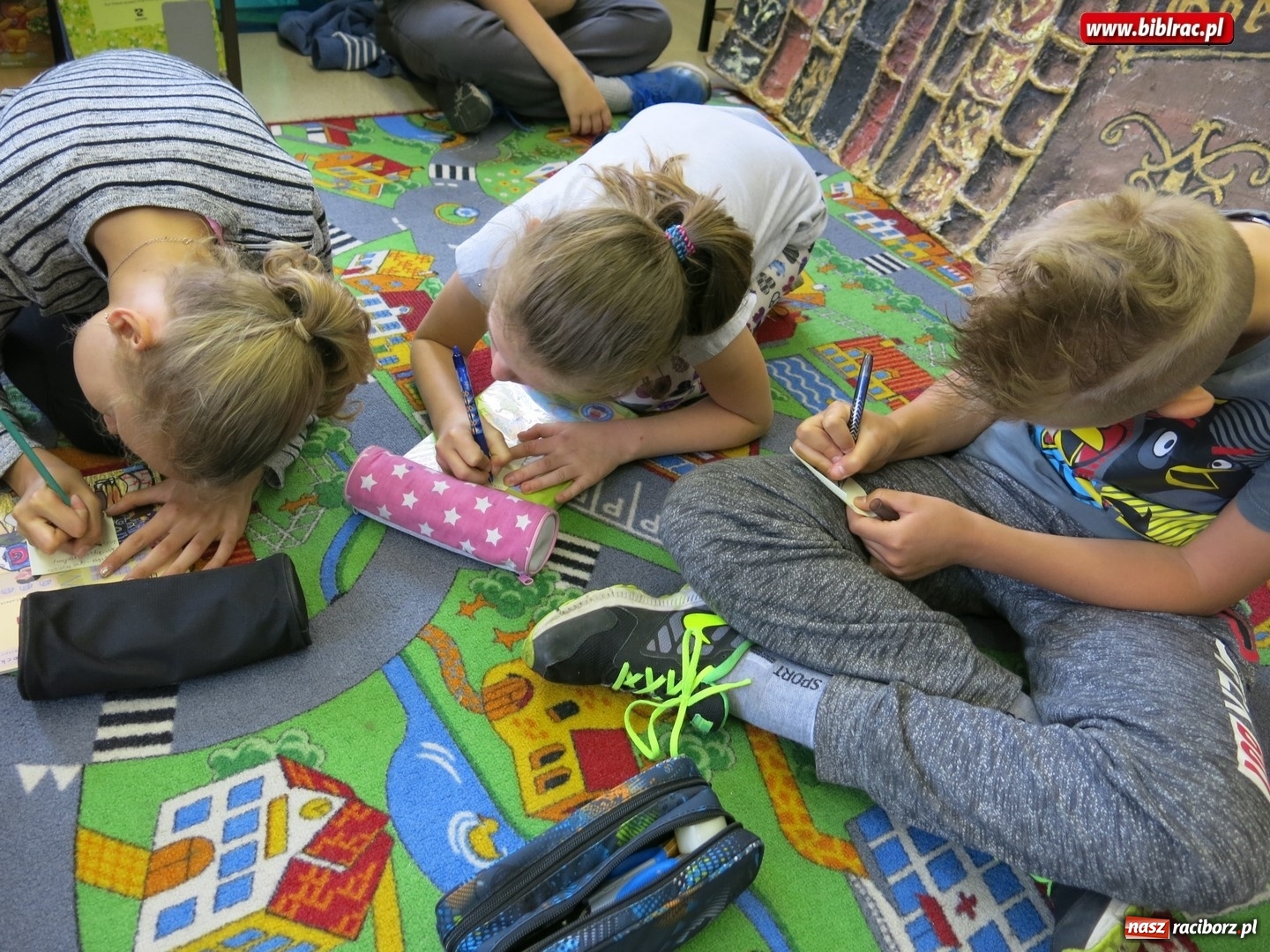 Zdjęcie w galerii na portalu naszraciborz.pl: Cudowna podróż do Książkowego Emporium w raciborskiej bibliotece wiadomości z regionu