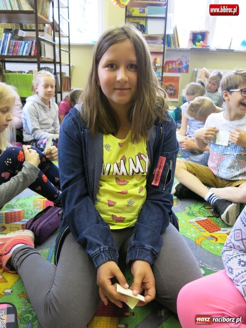 Zdjęcie w galerii na portalu naszraciborz.pl: Cudowna podróż do Książkowego Emporium w raciborskiej bibliotece wiadomości z regionu