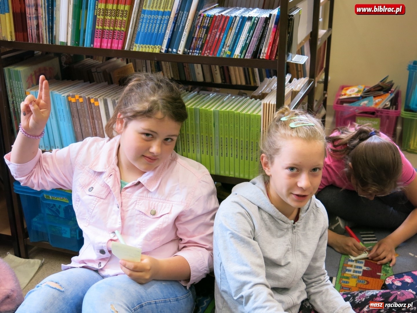 Zdjęcie w galerii na portalu naszraciborz.pl: Cudowna podróż do Książkowego Emporium w raciborskiej bibliotece wiadomości z regionu