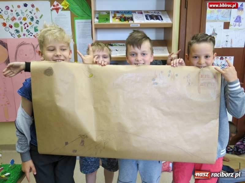 Zdjęcie w galerii na portalu naszraciborz.pl: Cudowna podróż do Książkowego Emporium w raciborskiej bibliotece wiadomości z regionu