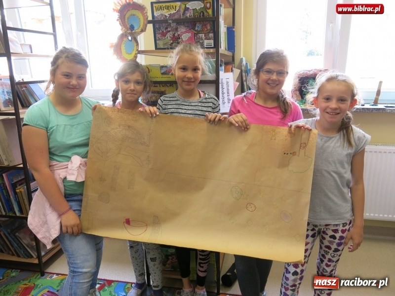 Zdjęcie w galerii na portalu naszraciborz.pl: Cudowna podróż do Książkowego Emporium w raciborskiej bibliotece wiadomości z regionu