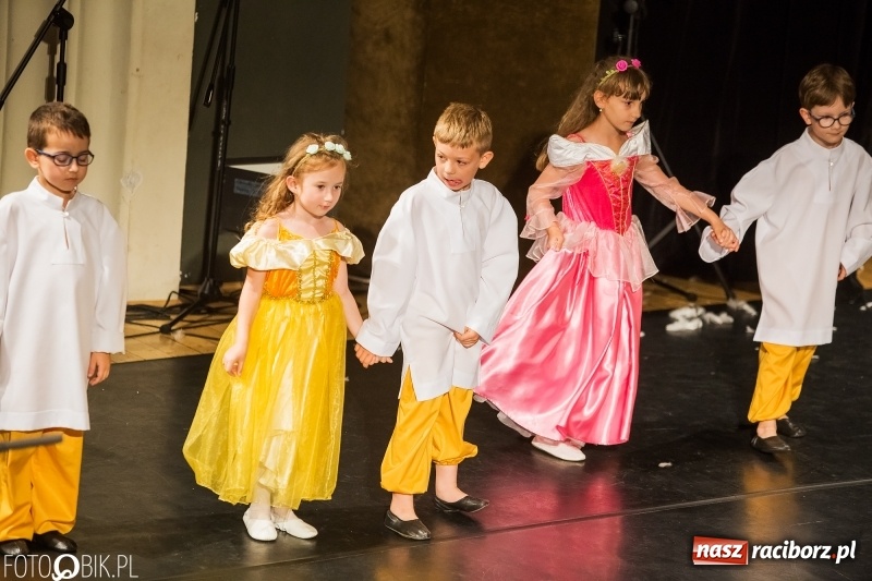 Zdjęcie w galerii na portalu naszraciborz.pl: Gala X Mini Festiwalu Przedszkolaków wiadomości z regionu
