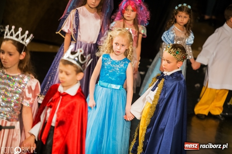 Zdjęcie w galerii na portalu naszraciborz.pl: Gala X Mini Festiwalu Przedszkolaków wiadomości z regionu