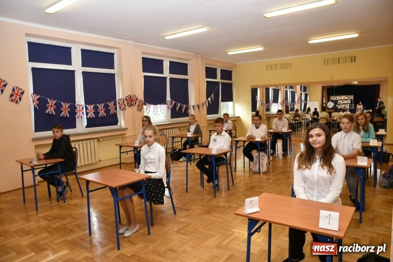 Zdjęcie w galerii na portalu naszraciborz.pl: XIII Wojewódzki Konkurs Językowy Der Globus w SP18 wiadomości z regionu