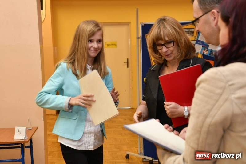 Zdjęcie w galerii na portalu naszraciborz.pl: XIII Wojewódzki Konkurs Językowy Der Globus w SP18 wiadomości z regionu