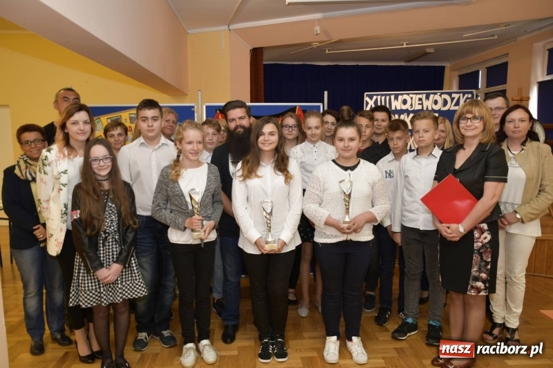 Zdjęcie w galerii na portalu naszraciborz.pl: XIII Wojewódzki Konkurs Językowy Der Globus w SP18 wiadomości z regionu