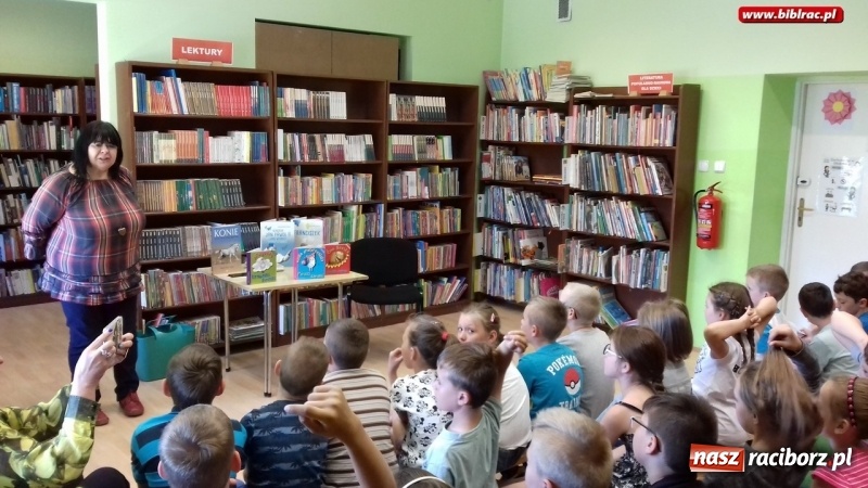 Zdjęcie w galerii na portalu naszraciborz.pl: Kreatywne czytanie, czyli po drugiej stronie książki. Spotkania z Jolantą Reisch-Klose w bibliotece wiadomości z regionu