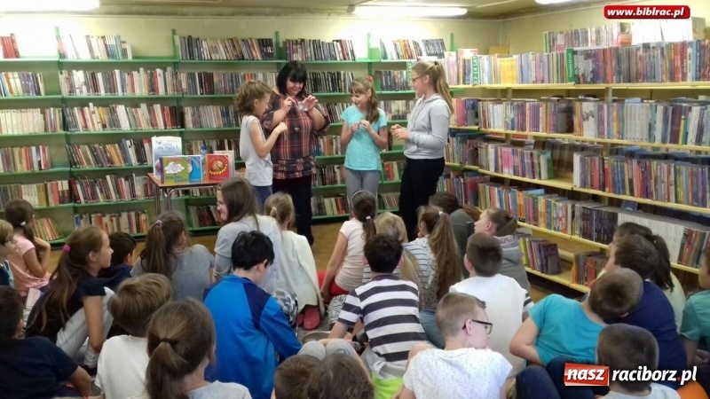 Zdjęcie w galerii na portalu naszraciborz.pl: Kreatywne czytanie, czyli po drugiej stronie książki. Spotkania z Jolantą Reisch-Klose w bibliotece wiadomości z regionu