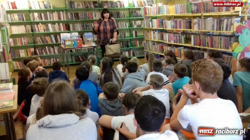 Zdjęcie w galerii na portalu naszraciborz.pl: Kreatywne czytanie, czyli po drugiej stronie książki. Spotkania z Jolantą Reisch-Klose w bibliotece wiadomości z regionu