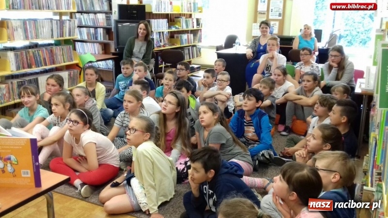 Zdjęcie w galerii na portalu naszraciborz.pl: Kreatywne czytanie, czyli po drugiej stronie książki. Spotkania z Jolantą Reisch-Klose w bibliotece wiadomości z regionu