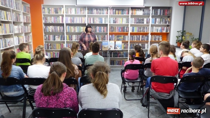 Zdjęcie w galerii na portalu naszraciborz.pl: Kreatywne czytanie, czyli po drugiej stronie książki. Spotkania z Jolantą Reisch-Klose w bibliotece wiadomości z regionu