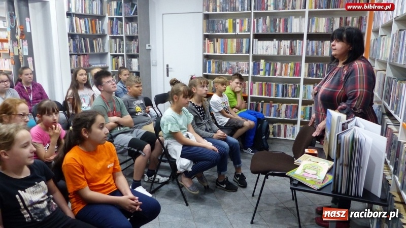 Zdjęcie w galerii na portalu naszraciborz.pl: Kreatywne czytanie, czyli po drugiej stronie książki. Spotkania z Jolantą Reisch-Klose w bibliotece wiadomości z regionu