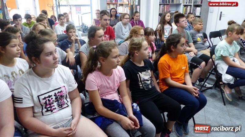 Zdjęcie w galerii na portalu naszraciborz.pl: Kreatywne czytanie, czyli po drugiej stronie książki. Spotkania z Jolantą Reisch-Klose w bibliotece wiadomości z regionu