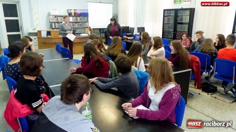 Zdjęcie w galerii na portalu naszraciborz.pl: Kreatywne czytanie, czyli po drugiej stronie książki. Spotkania z Jolantą Reisch-Klose w bibliotece wiadomości z regionu