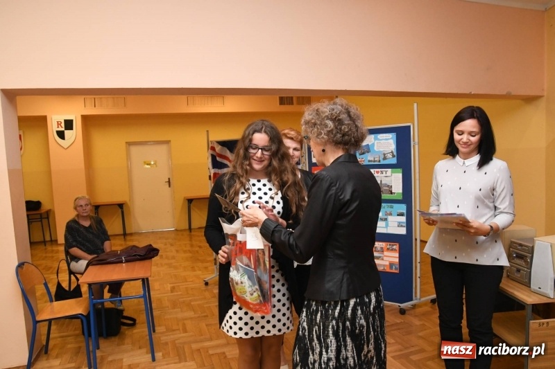 Zdjęcie w galerii na portalu naszraciborz.pl: The Globe – wojewódzki konkurs języka angielskiego w SP18 wiadomości z regionu