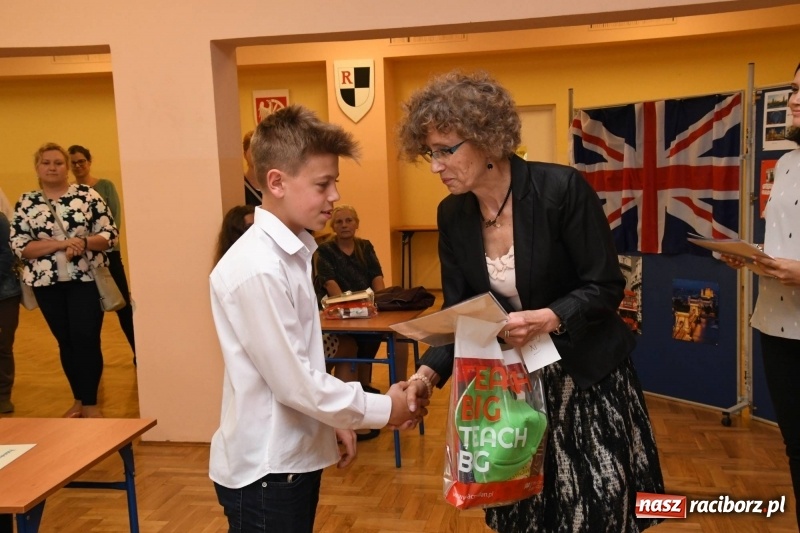 Zdjęcie w galerii na portalu naszraciborz.pl: The Globe – wojewódzki konkurs języka angielskiego w SP18 wiadomości z regionu