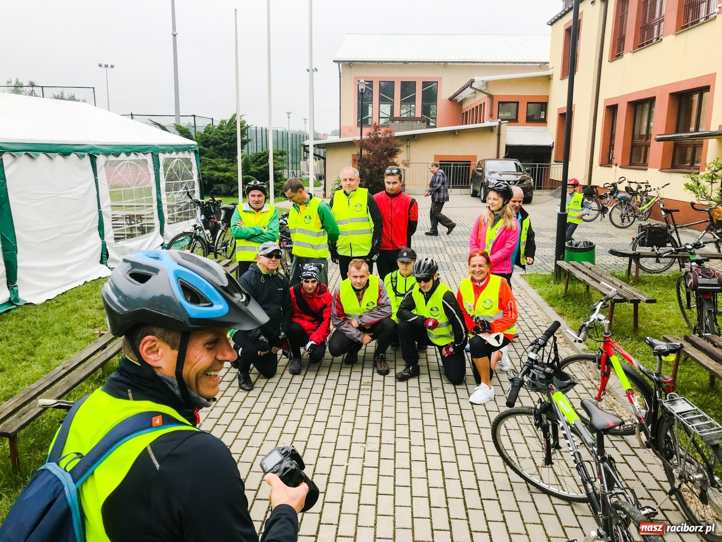 Zdjęcie w galerii na portalu naszraciborz.pl: Polacy i Czesi wspólnie wyruszyli na trasę rajdu po gminie Kornowac wiadomości z regionu