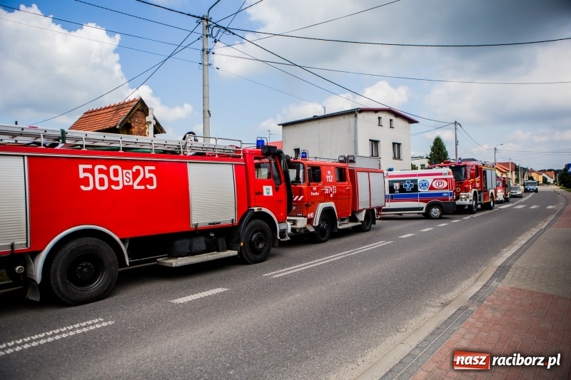 Zdjęcie w galerii na portalu naszraciborz.pl: Audi wbiło się w ścianę domu w Pawłowie  wiadomości z regionu