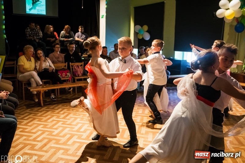 Zdjęcie w galerii na portalu naszraciborz.pl: Wiosenny Pląs w Młodzieżowym Domu Kultury wiadomości z regionu