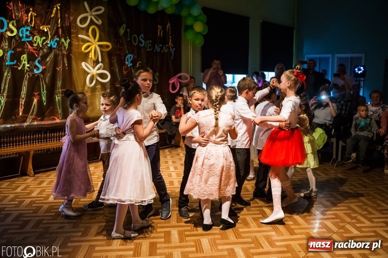 Zdjęcie w galerii na portalu naszraciborz.pl: Wiosenny Pląs w Młodzieżowym Domu Kultury wiadomości z regionu